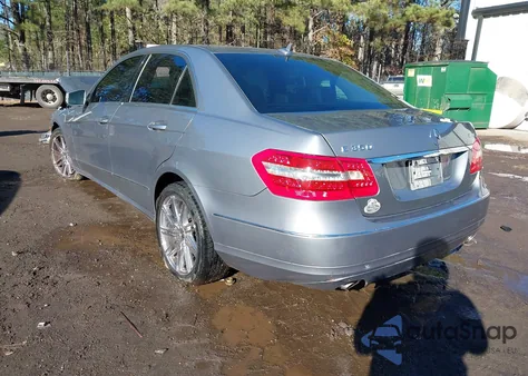 2013 Mercedes-Benz E 350 4Matic z USA, uszkodzony, nr VIN WDDHF8JB6DA764974